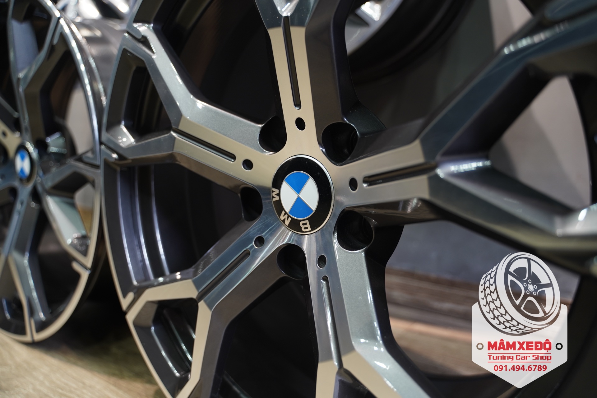 mam-xe-vinfast-forged-cnc-style-bmw-741m-19-inch